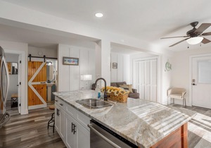 Recent Upgrades 3BR Pet Friendly Condo w/Parking