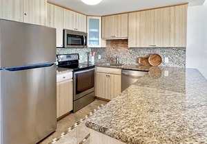 Recently Updated Beachfront Oceanfront Condo! Walk to Old Town Kapa'a