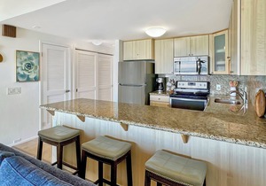 Recently Updated Beachfront Oceanfront Condo! Walk to Old Town Kapa'a