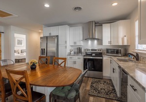 Recently Updated 3BR Condo Pet Friendly w/Parking