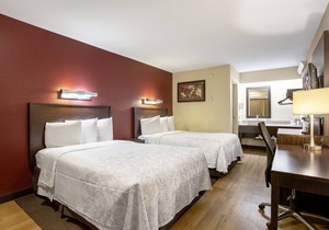 Red Roof Inn PLUS+ Chicago - Willowbrook