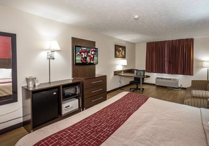 Red Roof Inn & Suites Hermitage