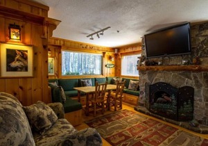 Red Wolf Lakeside Lodge Studio Sleeps 2