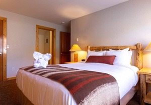 RedWolf Lodge, Palisades Lake Tahoe: 2 Bedroom Condo Ski in/Ski Out