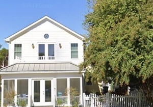 Rehoboth Beach 6 BR In-Town Dog Friendly~Walk Everywhere ~Made Beds Included!