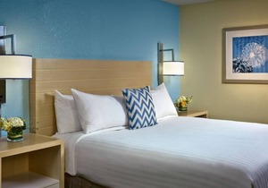 Relax and Unwind! Outdoor Pool, Pets Allowed, Near Fire Museum of Memphis!