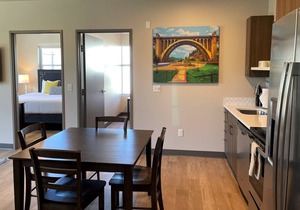 Relaxing 2 Bed Travel Apartment Steps Away from Riverfront Park
