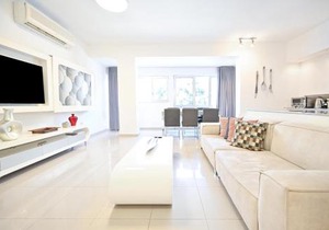 Relaxing 3BR in Ben yehuda 66 by HolyGuest