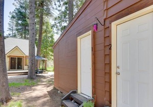 Relaxing Tahoma Cabin with High End Hot Tub