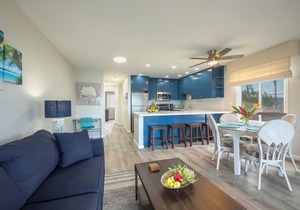 *RENOVATED 07/20!* Corner Beachfront Penthouse in Kapa'a w/AC!