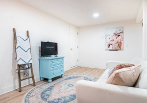 Renovated Riverside Studio Retreat - Sleeps 8 ppl