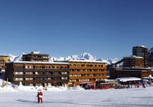 Renovated studio at the foot of the slopes with balcony and nice view