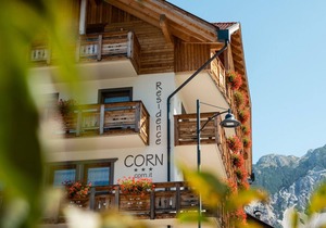 Residence Corn - Standard Apartment 6 with Mountain View, Jacuzzi, Wi-Fi & Balcony