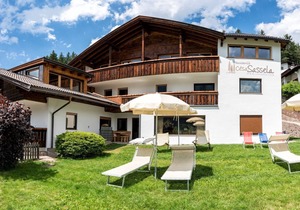 Residence with indoor pool and sauna in a unique and quiet location