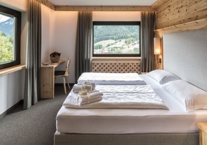 Residence with indoor pool and sauna in a unique and quiet location