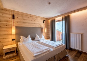 Residence with indoor pool and sauna in a unique and quiet location