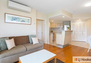 RESORT ON THE BEACH 6126-27