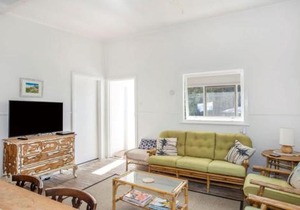 Retro Beach Cottage - classic surf getaway