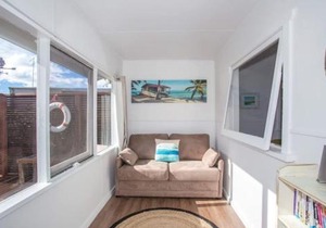 Retro Beach Cottage - classic surf getaway