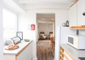 RHIW - 1 TY'N DON, pet friendly, with a garden in Abersoch