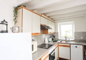 RHIW - 1 TY'N DON, pet friendly, with a garden in Abersoch