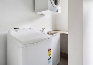 RIVER RETREAT - TAUPO HOLIDAY HOME, family friendly in Two Mile Bay