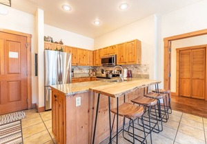 River Run Condo w/Private Balcony & Mountain Views, Short Walk to Base Area!