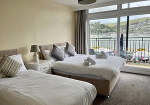 Riverside 1 - Two Bedroom Apartment, Sleeps 6