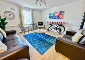 Riverside Apartment at Woodsmill Quay