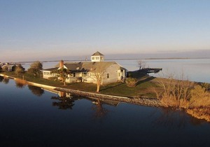 Riverside Lodge Bed & Breakfast on the Honga River UNIT E