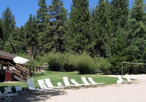 Rocky Ridge #28: 3 BR, 2 BA Condominium in Tahoe City, Sleeps 6