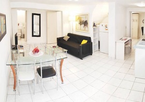 Roman T3 RDC - Two Bedroom Apartment, Sleeps 4