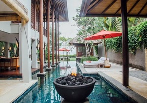 Romantic 1BR Beach Front Villa, Pabean Beach! 9Min Drive To Bali Safari! W/Pool!
