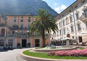 Romantic attic apartment in the historic center of Riva del Garda