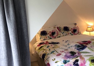 Romantic cottage for 2 with wood burner
