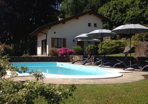 Romantic Nido with shared pool