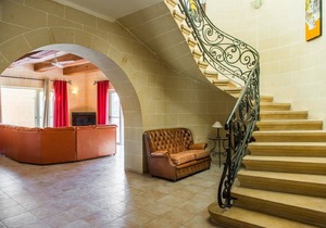 ROOM FOR 3 PEOPLE WITH PRIVATE BATH