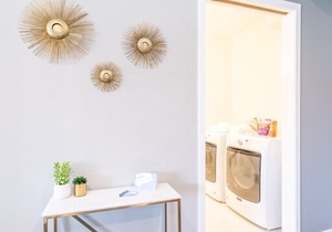 "Rosa" 2BD/2BA Downtown "Market District" Apt!