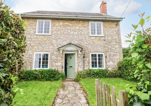 ROSE COTTAGE, pet friendly, country holiday cottage in Freshwater