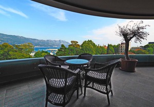 Royal Gardens Luxury Apartments / 18