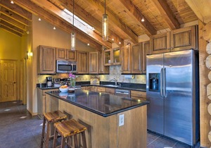 Rustic Breckenridge Escape with Hot Tub and MTN Views!