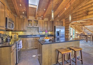 Rustic Breckenridge Escape with Hot Tub and MTN Views!