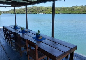 Rustic Island charm on the East End of Roatan where history abounds