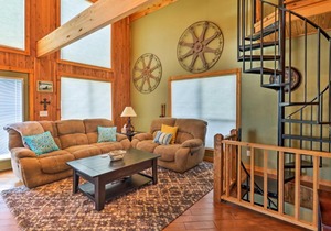 Rustic Lamar Cabin with Deck and Private Hot Tub
