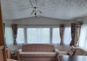 Rye Harbour Holiday Park, East Sussex, Rushes