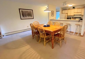 S10 Cozy Bretton Woods ground level condo, mountain views, large yard, dog friendly, Great Location!