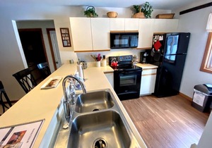 S4 Ski Slope Views! Bretton Woods condo with easy access to Mt Washington, Skiing, Dog Friendly!