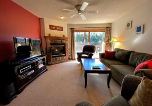 S4 Ski Slope Views Bretton Woods condo with easy access to Mt Washington Skiing White Mountains