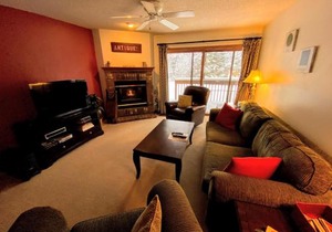 S4 Ski Slope Views Bretton Woods condo with easy access to Mt Washington Skiing White Mountains