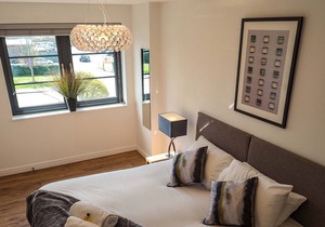 SA Today Apartments Farnborough (Fibre Wi-Fi & Netflix)!
